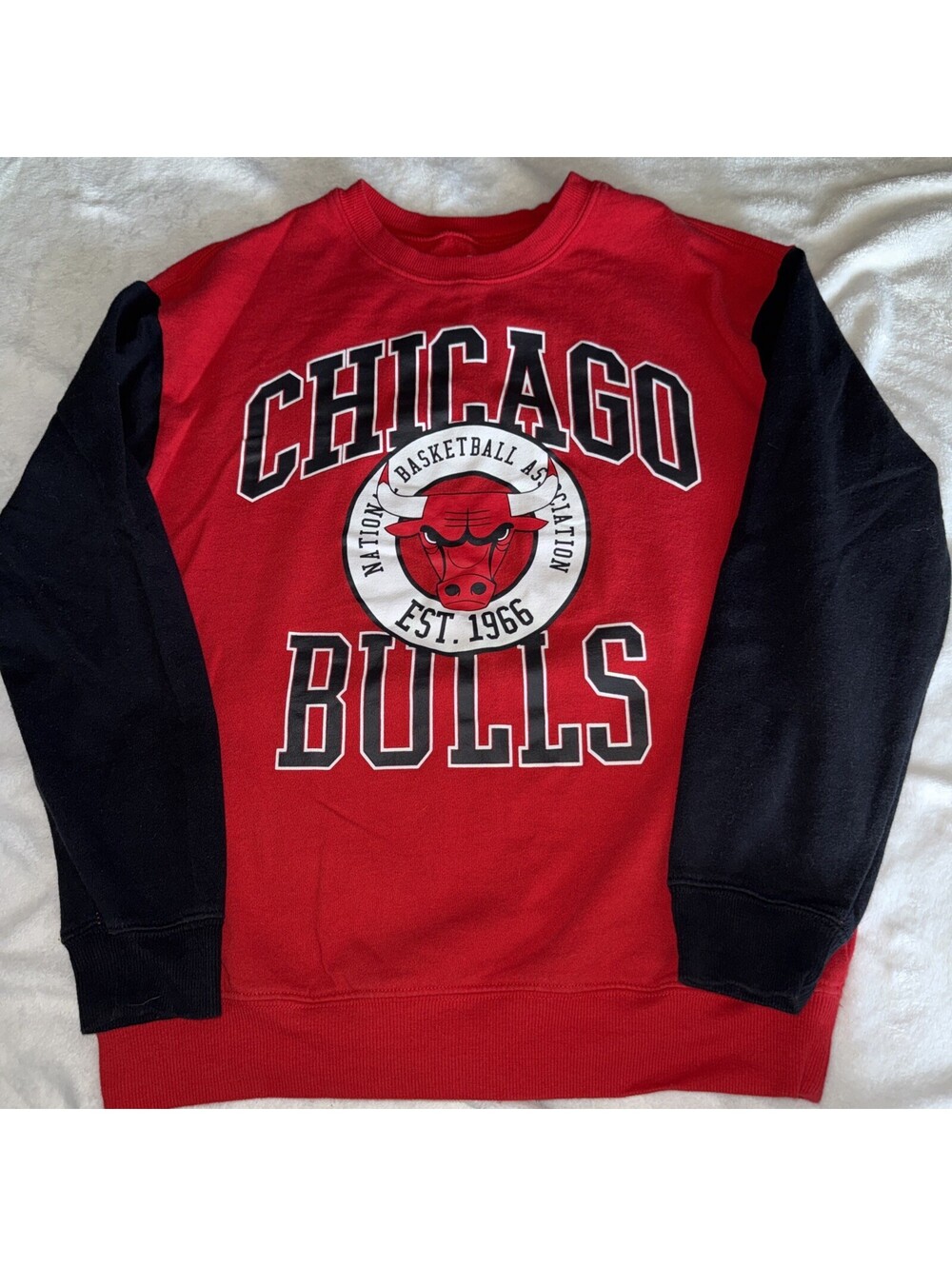 Chicago Bulls Sweatshirt Youth Small Long Sleeve Fleece Red & Black NEW NBA